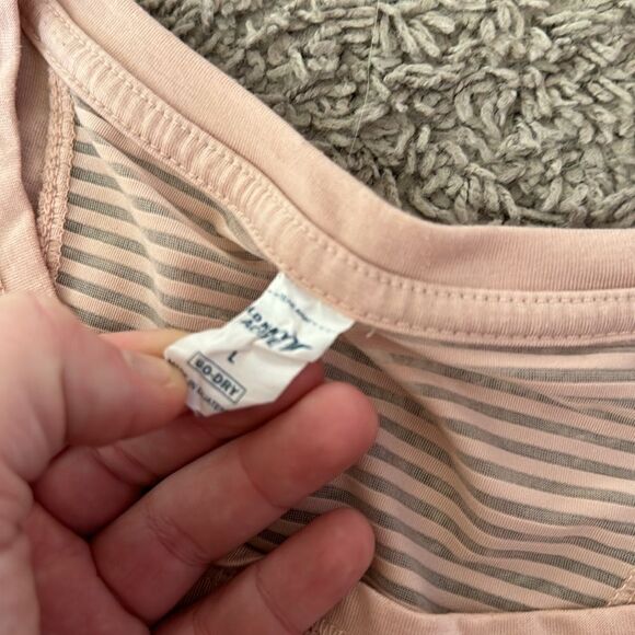 Women’s workout tank large / C39 - Picture 2 of 3